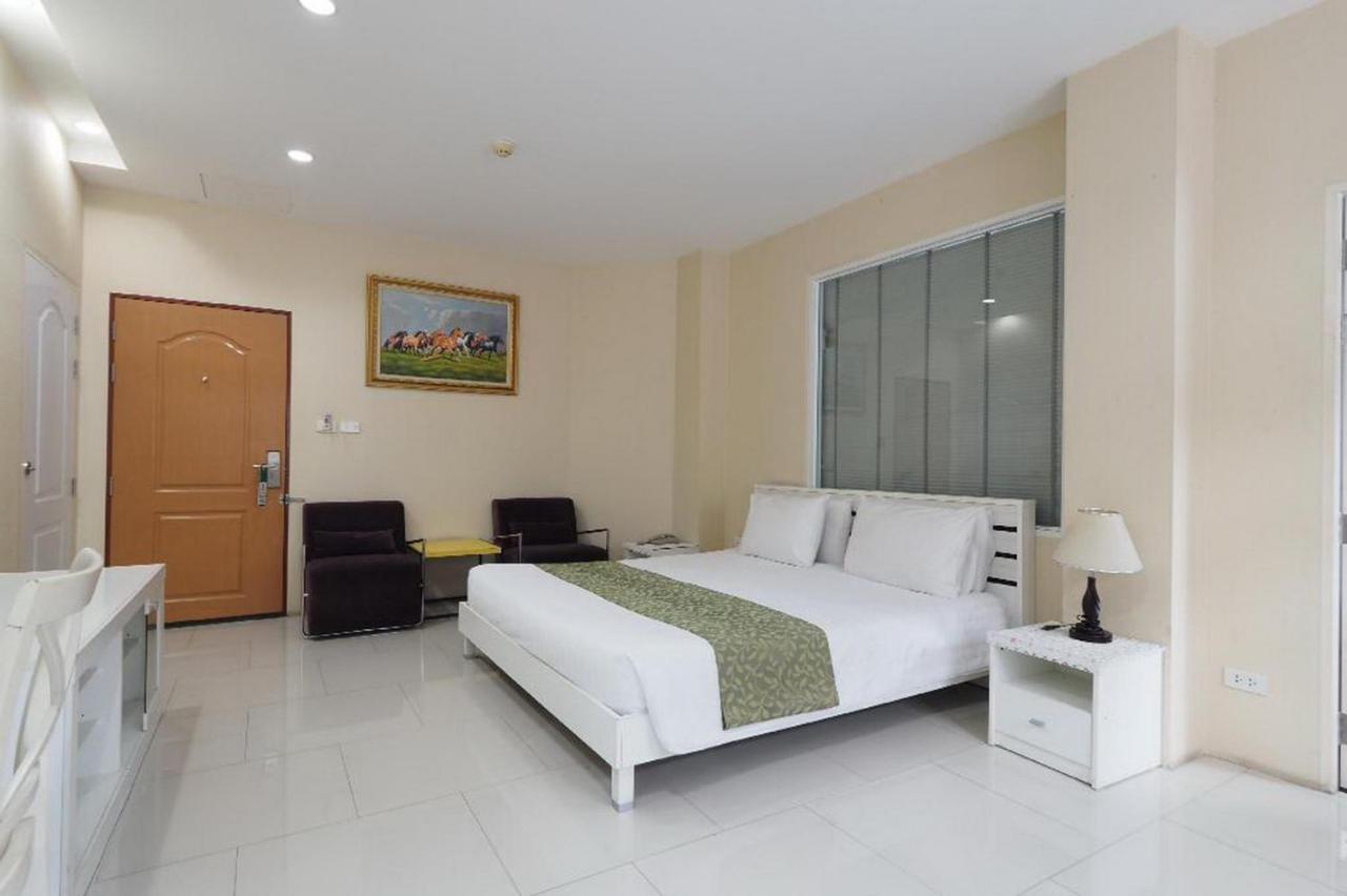 V Verve Service Apartment Hotel Chachoengsao Habitación foto