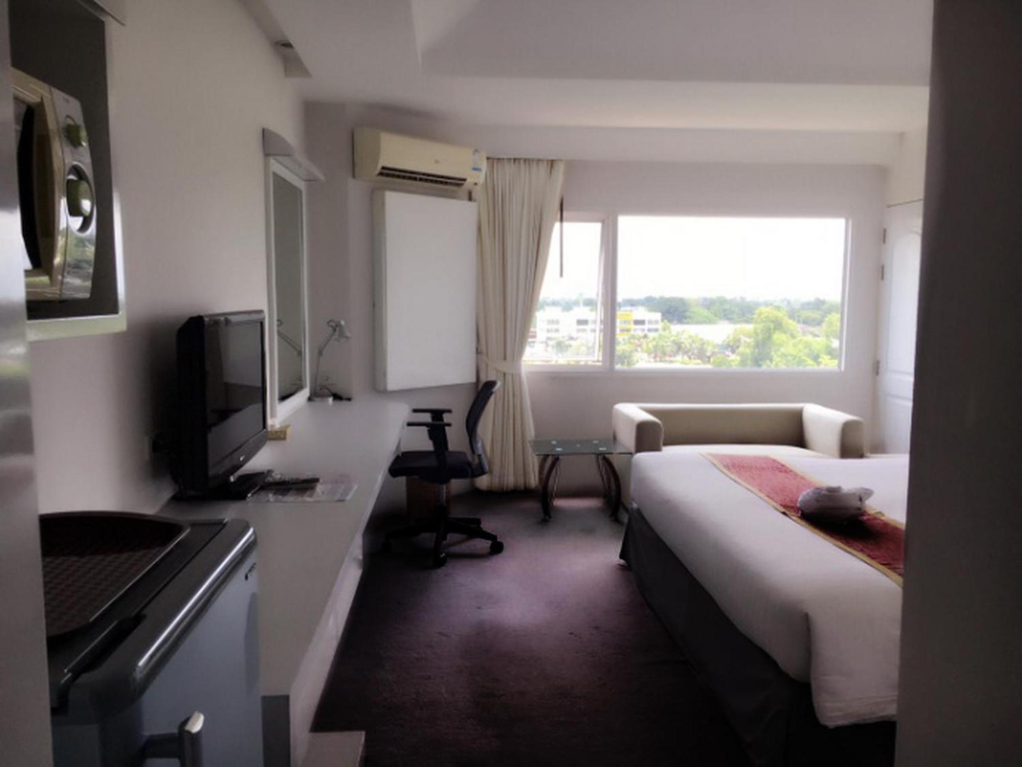 V Verve Service Apartment Hotel Chachoengsao Habitación foto